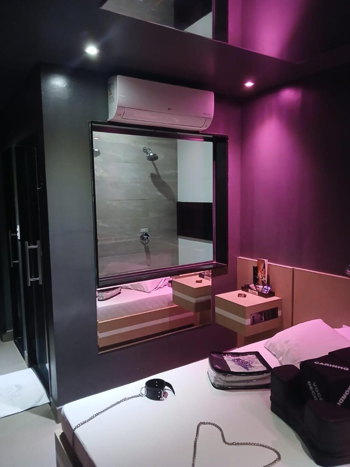 Love hotel Deslize *